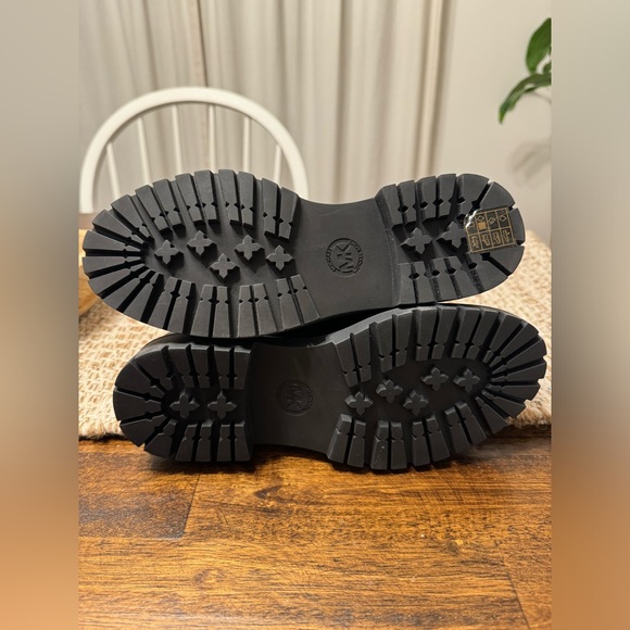 NEW Michael Kors Regan Leather Boot Size 7.5 - Picture 6 of 6